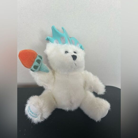 Vintage Hershey's Times Square Statue of Liberty Bear plush toy - Picture 2 of 10